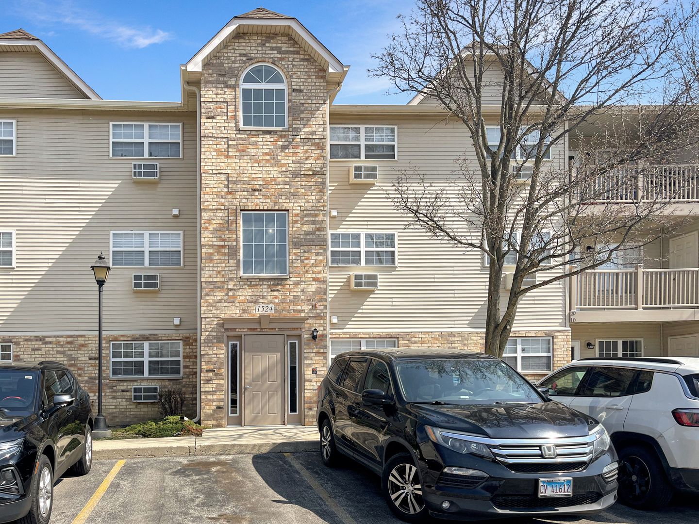 1524 W Sand Bar Court #2C, Round Lake, IL