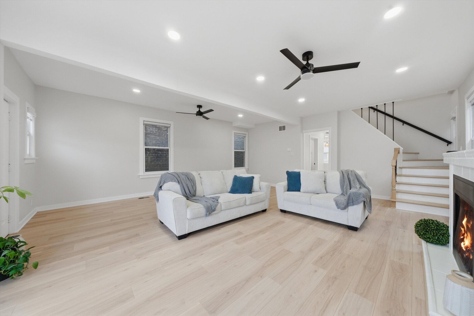 2721 N Western Avenue, Chicago, IL