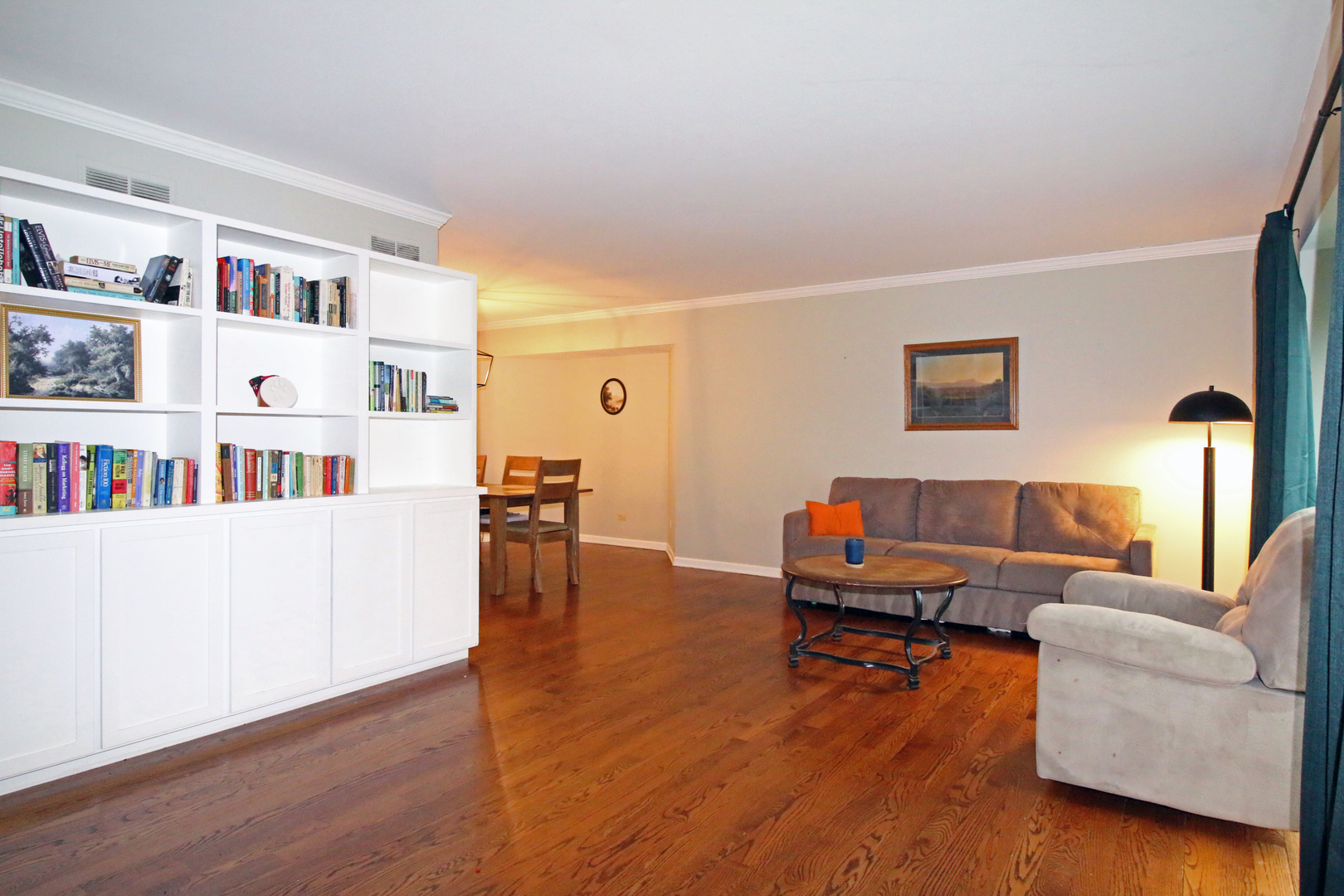 1017 Mayfair Drive, Libertyville, IL