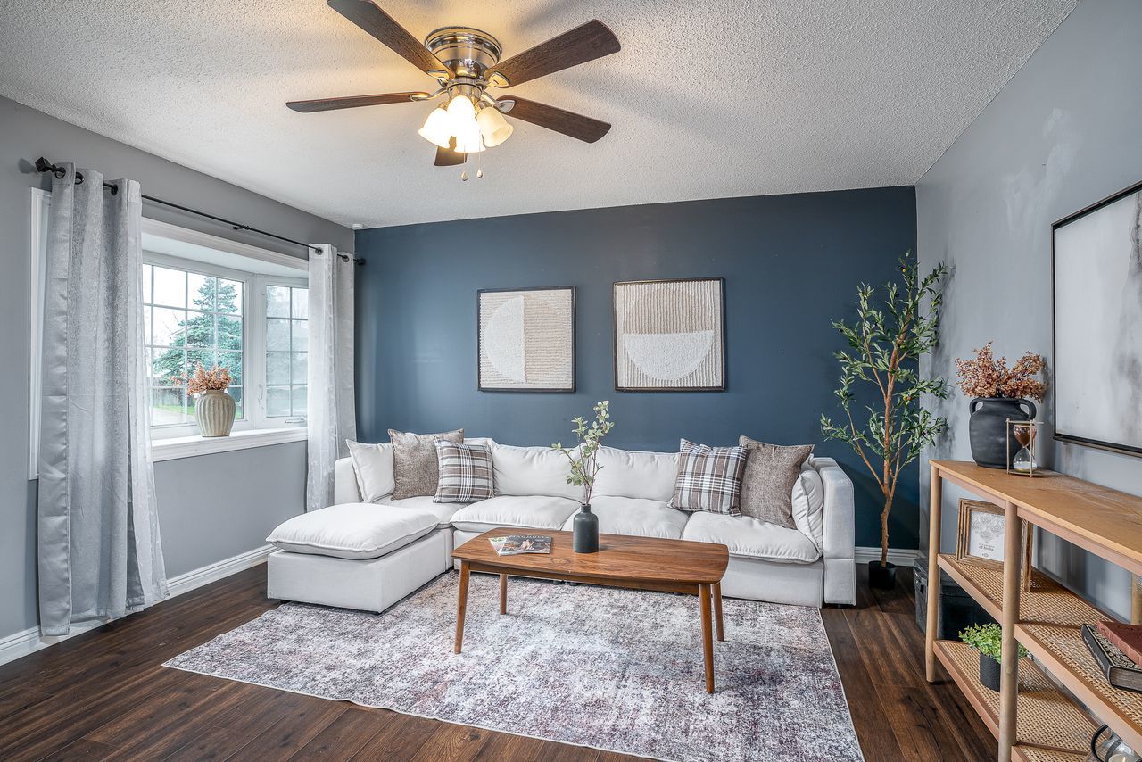 402 W Sheridan Drive, Eldridge, IA