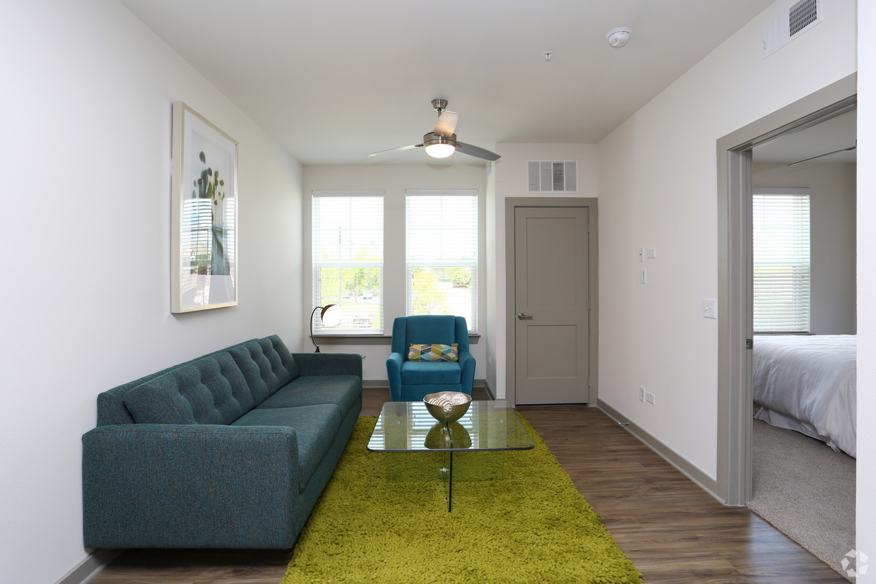 690 E Algonquin Road #3312, Schaumburg, IL