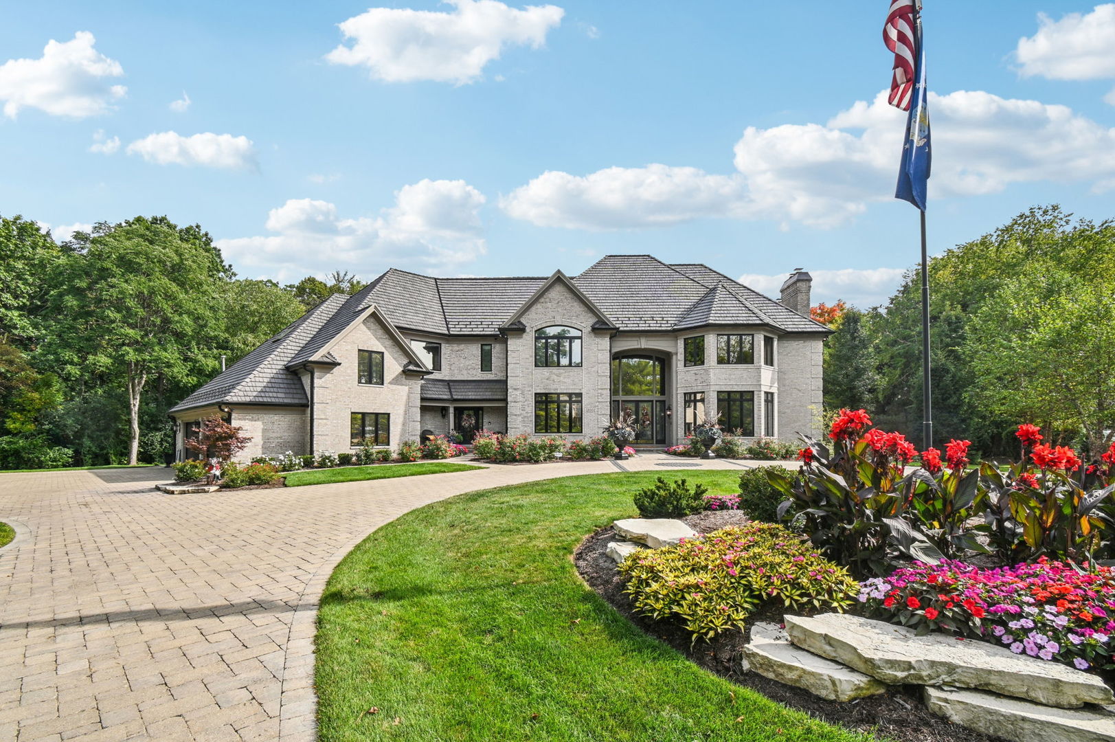 3001 Glen Eagles Court, St. Charles, IL