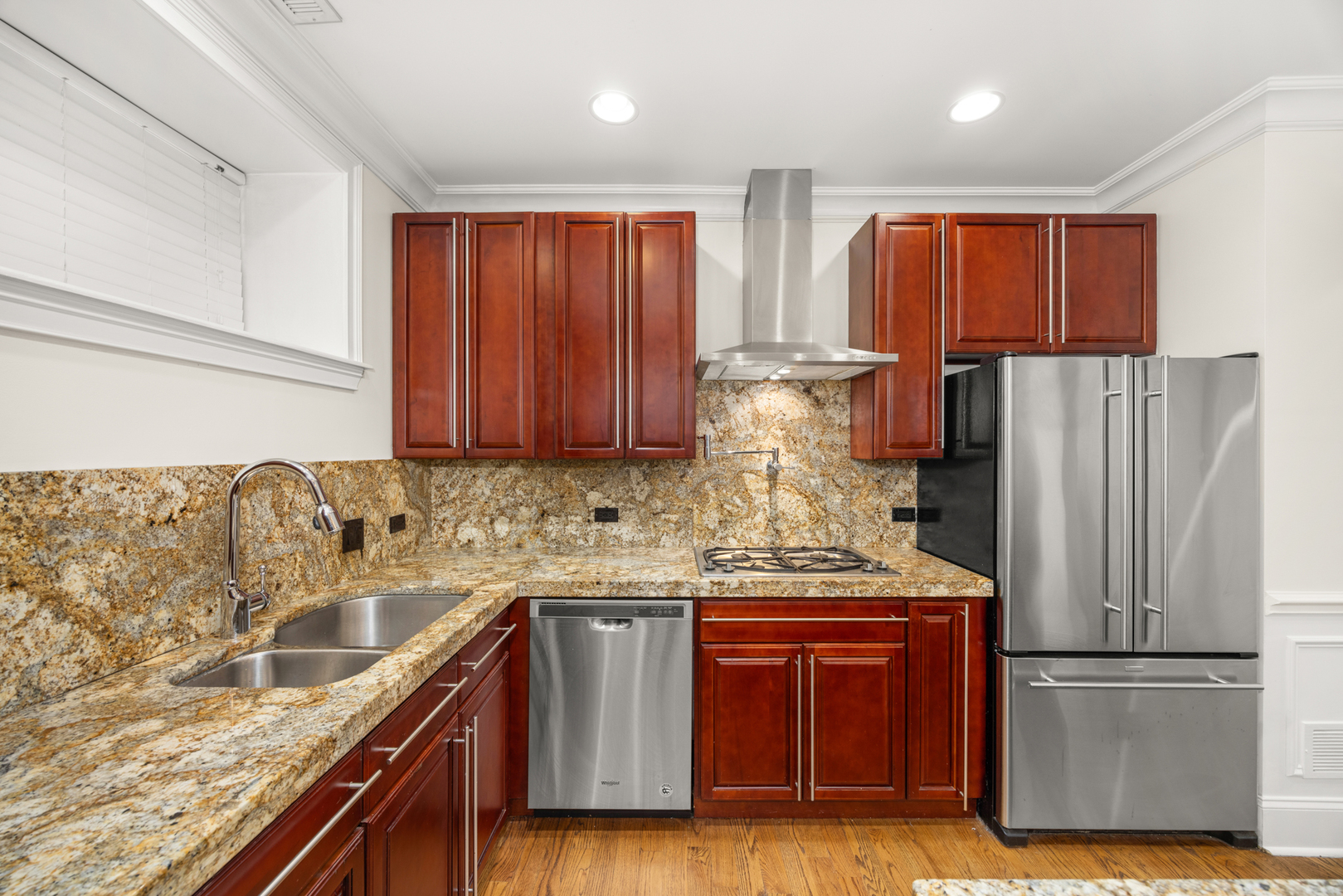 842 W Belle Plaine Avenue #GW, Chicago, IL