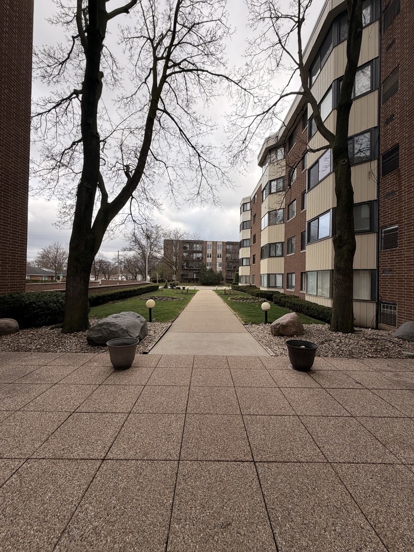 5500 Lincoln Avenue #507W, Morton Grove, IL