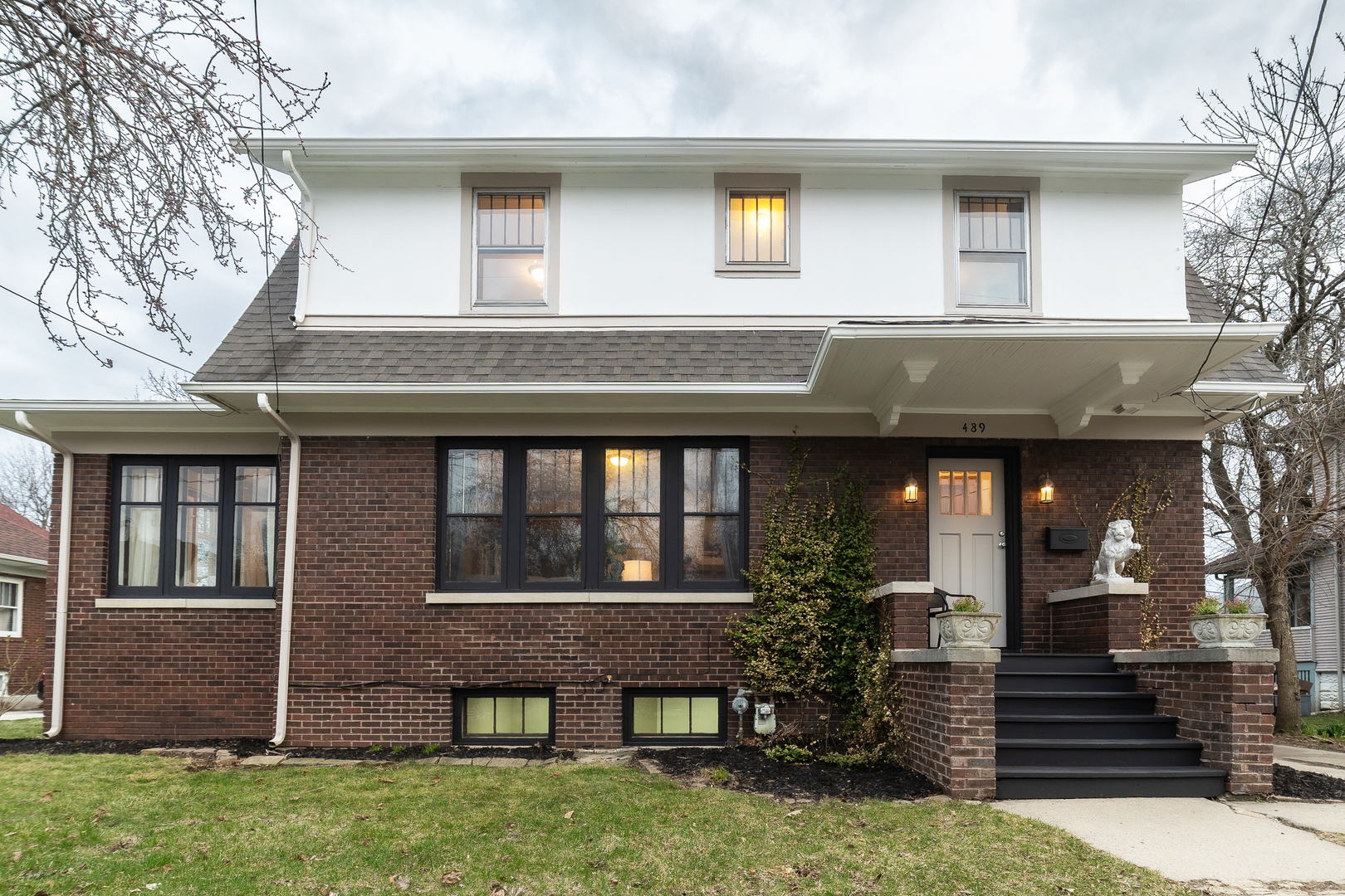 489 Division Street, Elgin, IL