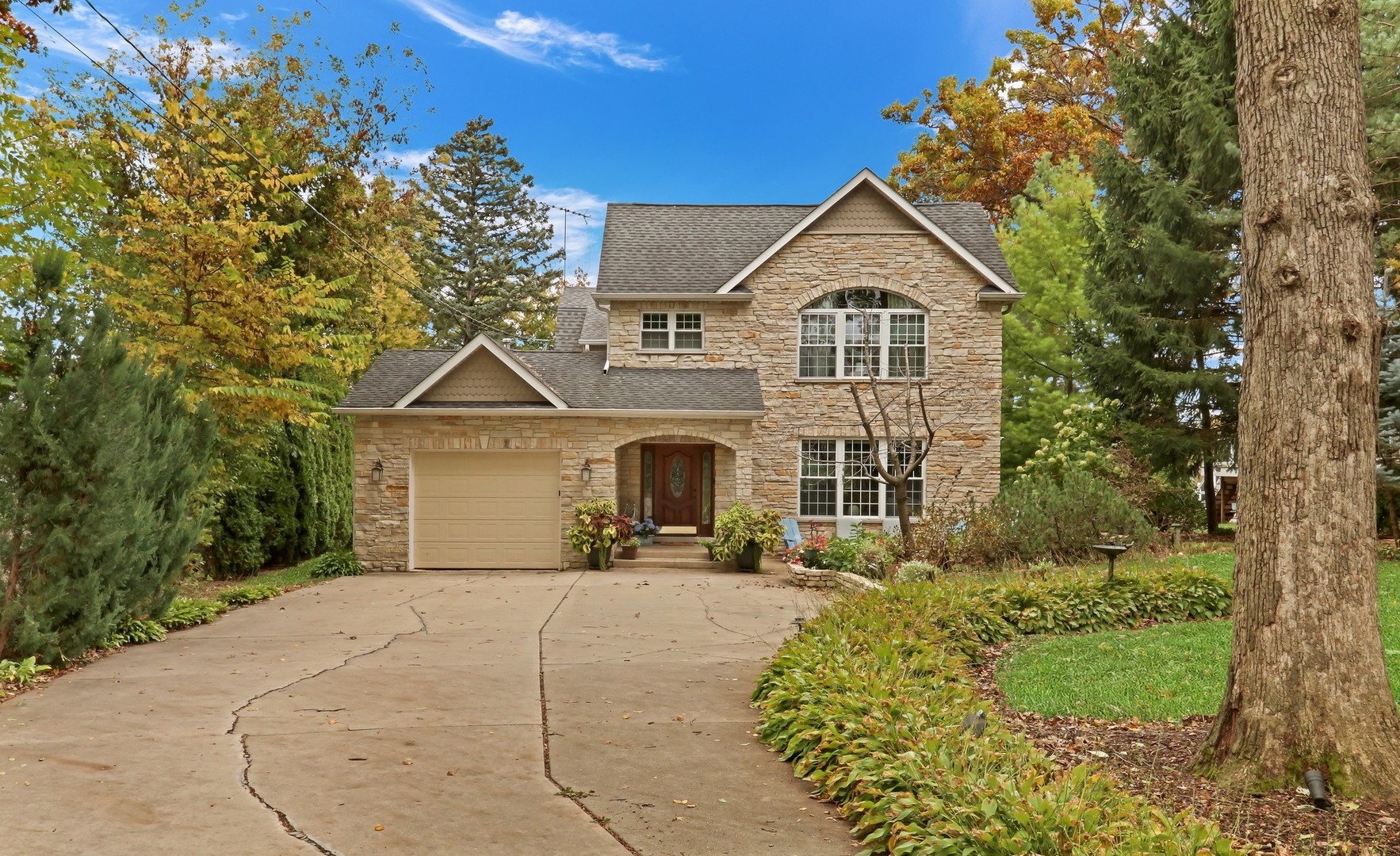 42065 N Old Lake Avenue, Antioch, IL