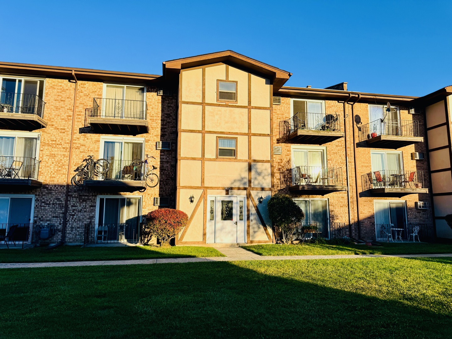 3823 W 123rd Street #302, Alsip, IL