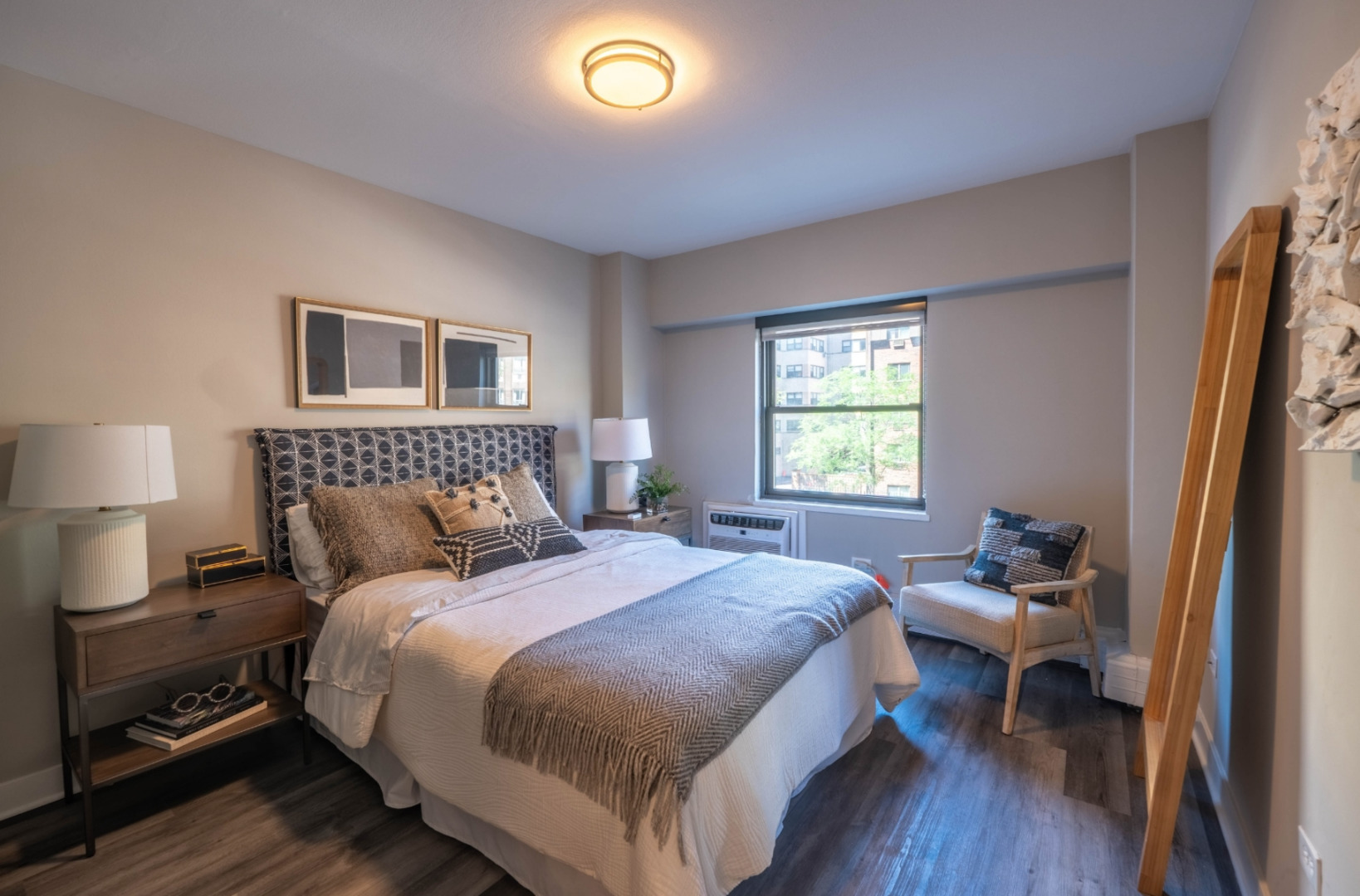 5815 N Sheridan Road #706, Chicago, IL