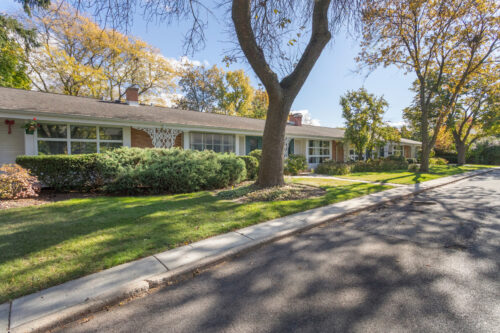 609 Carriage Hill Drive, Glenview, IL