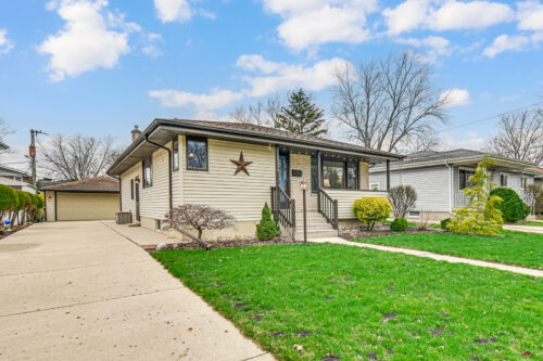 18538 Oakley Avenue, Lansing, IL