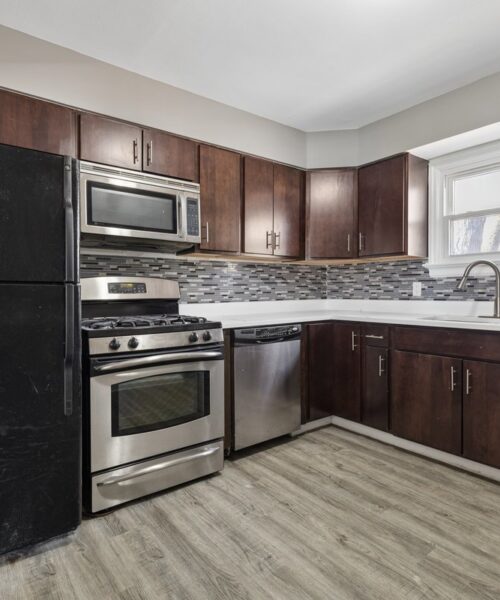 815 W 187th Street, Glenwood, IL