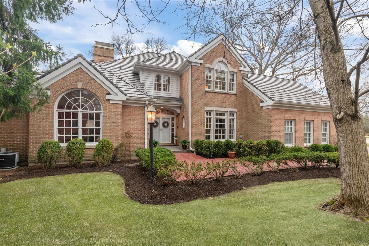 852 Gloucester Crossing, Lake Forest, IL