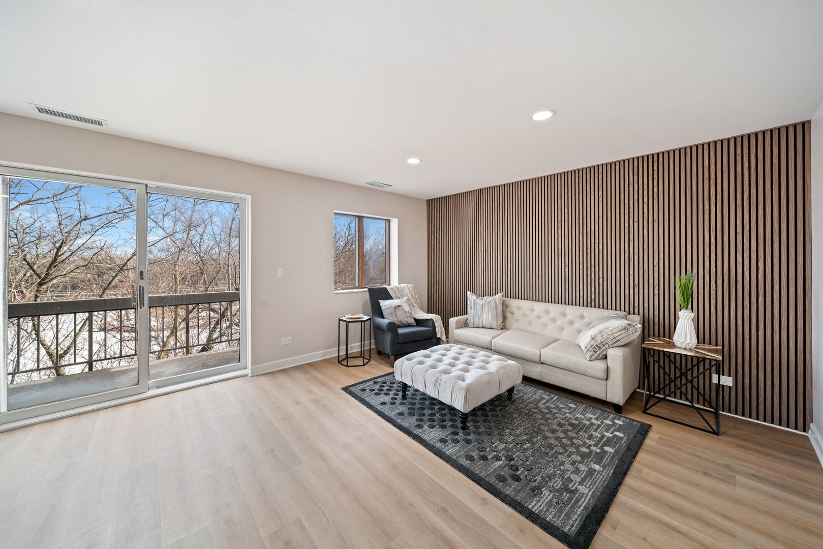 10 Trafalgar Square #403, Lincolnshire, IL