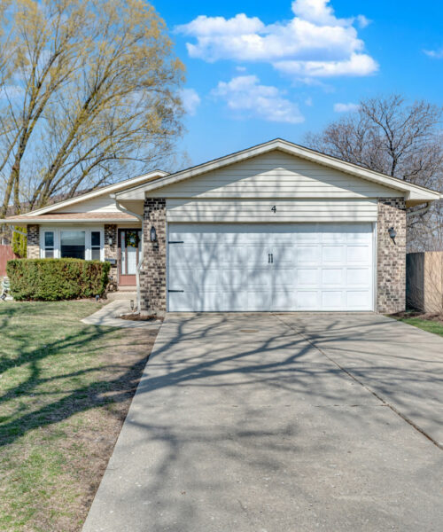 4 W Beech Drive, Schaumburg, IL