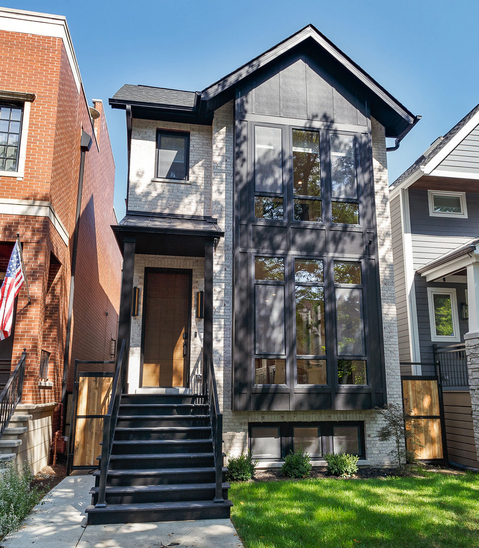 2042 W Berteau Avenue, Chicago, IL