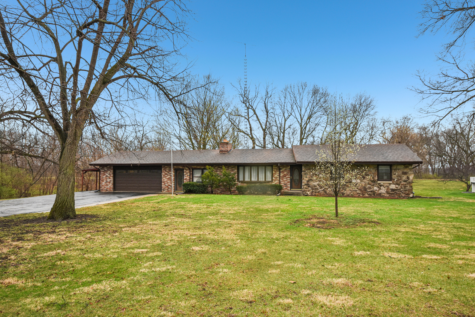 407 Ottawa Street, Morris, IL