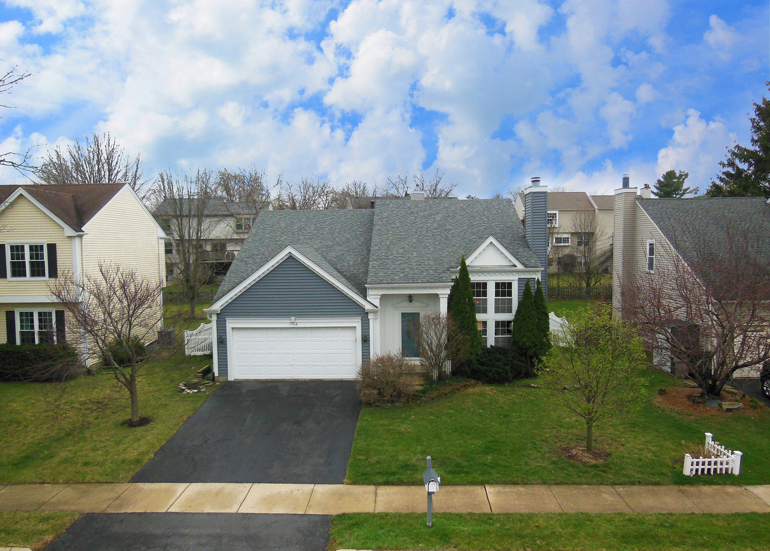 794 Burning Trail, Carol Stream, IL