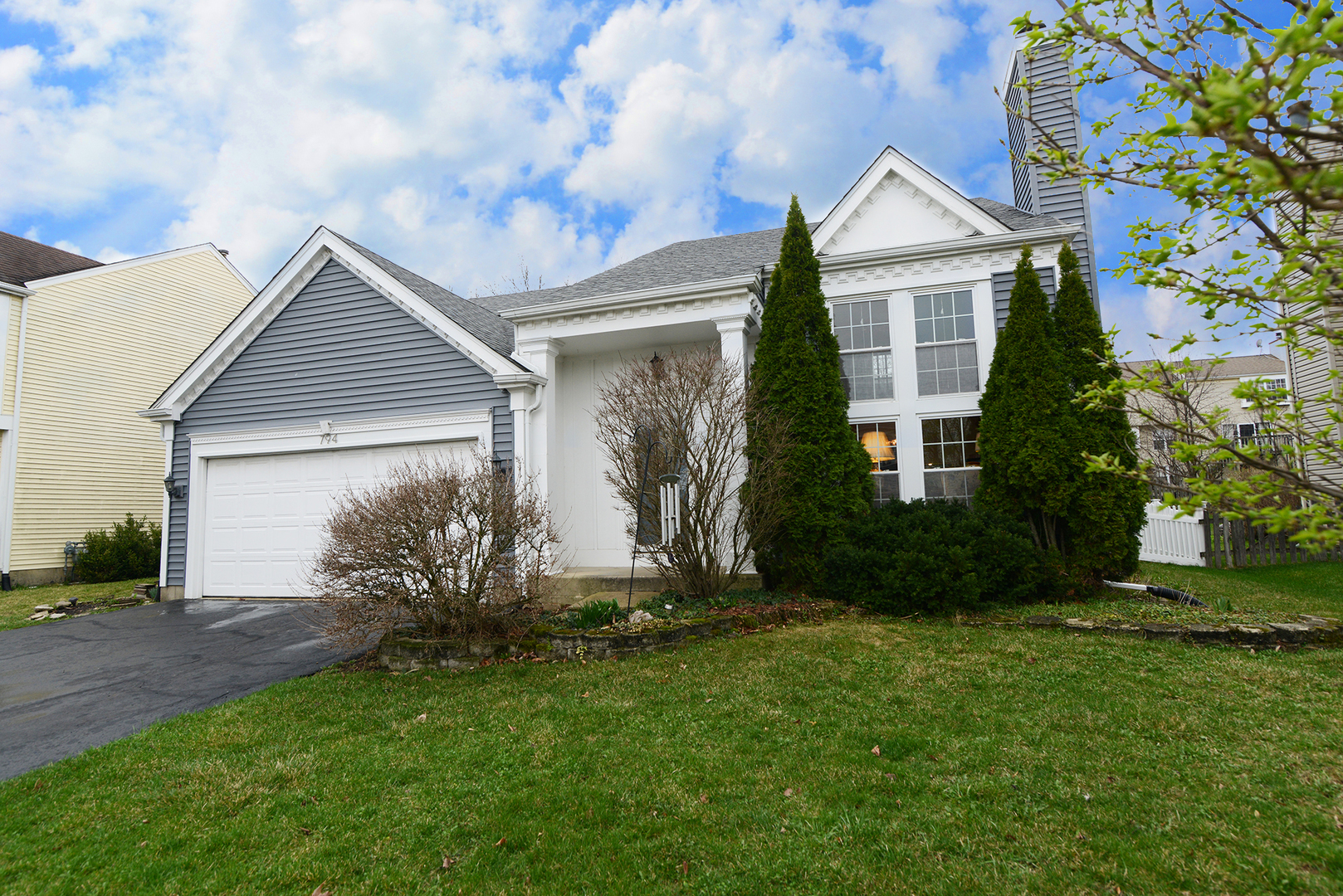 794 Burning Trail, Carol Stream, IL