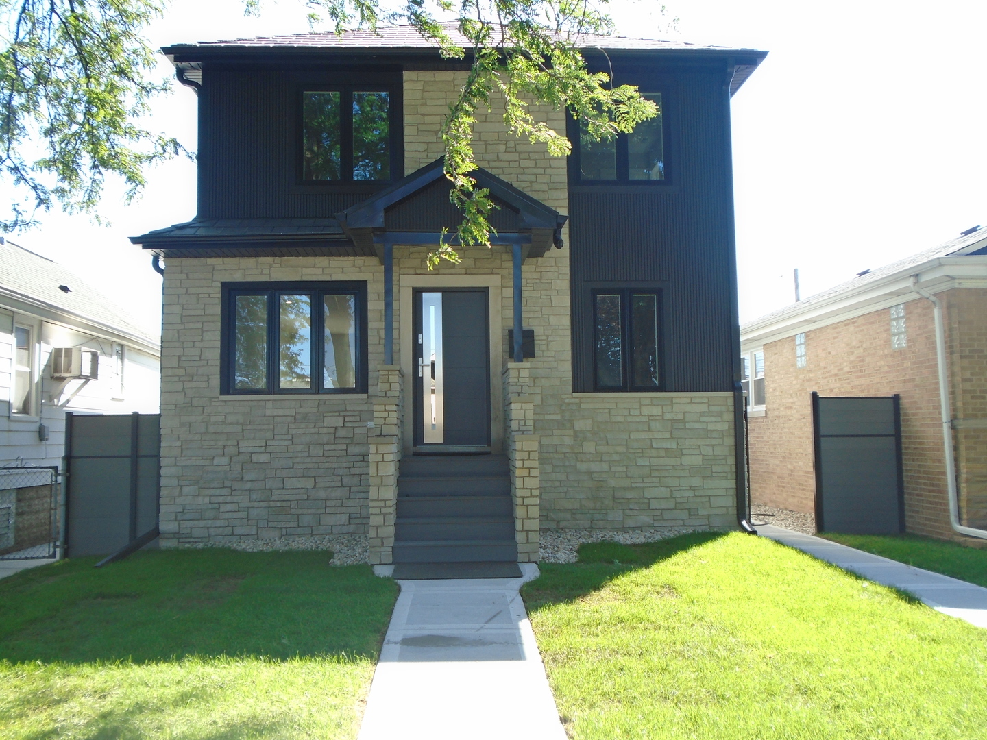 3929 N Oleander Avenue, Chicago, IL