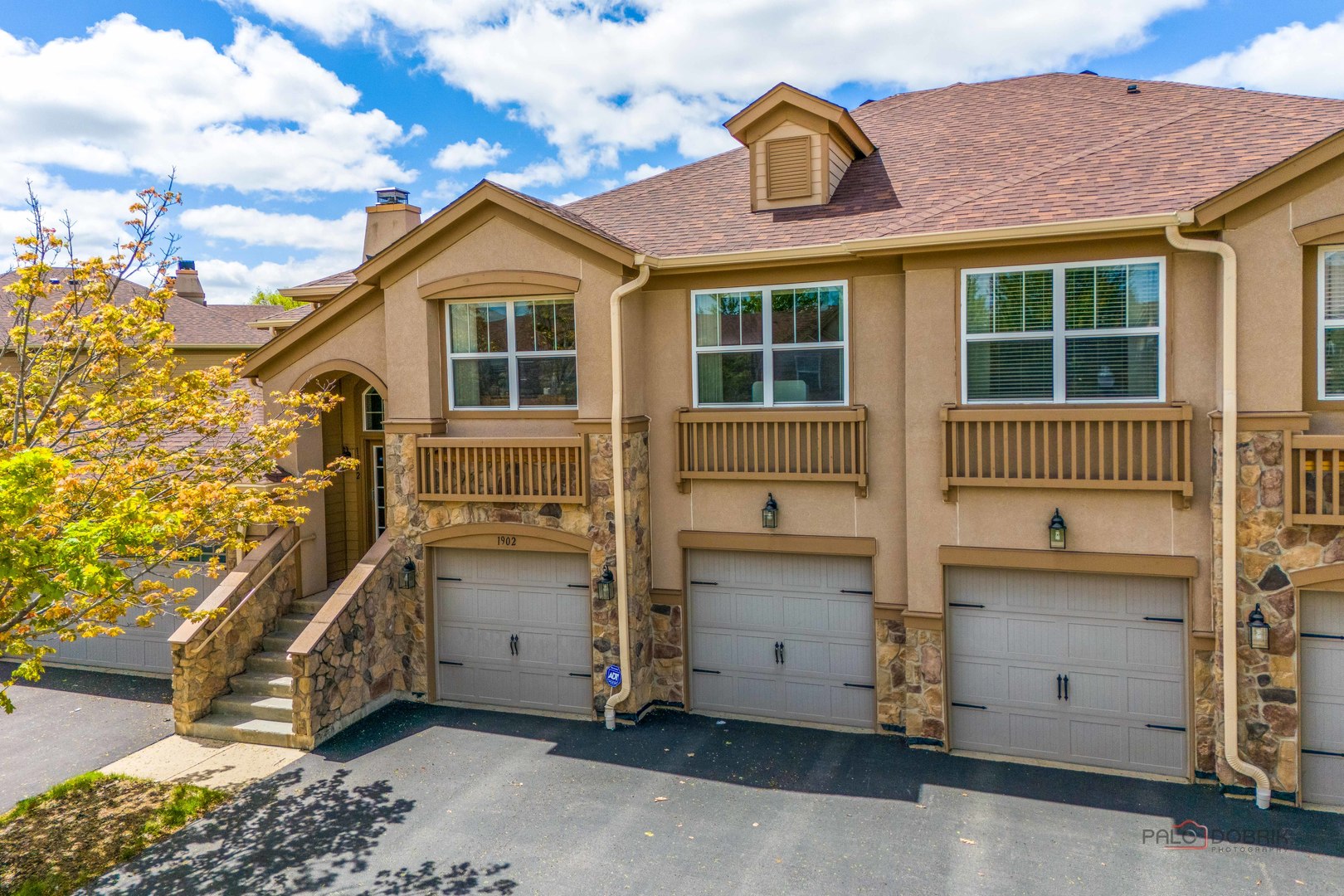 1902 CRENSHAW Circle, Vernon Hills, IL