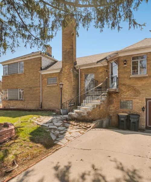 6956 N Kenton Avenue, Lincolnwood, IL