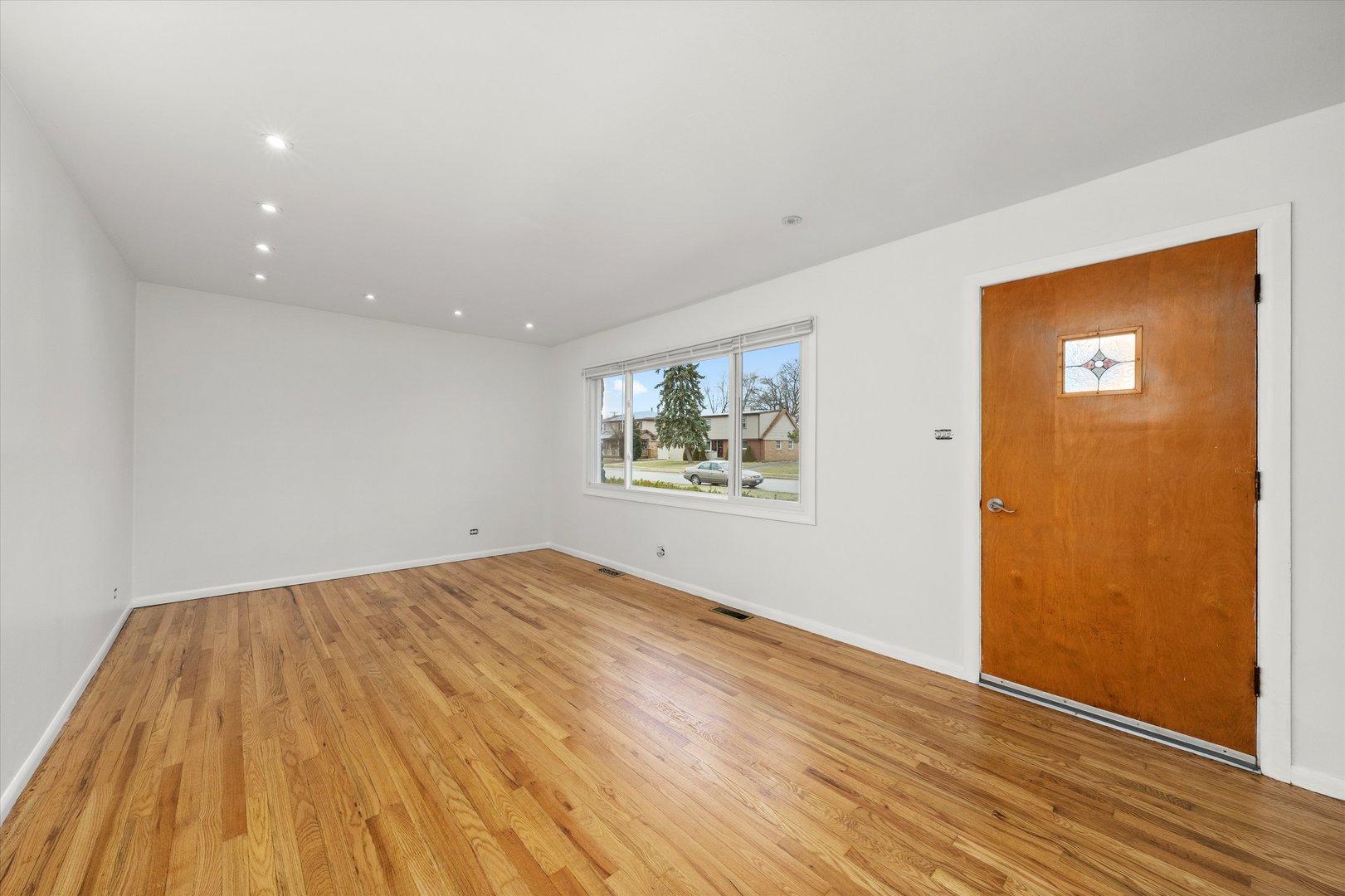 8719 Olympic Drive, Bridgeview, IL