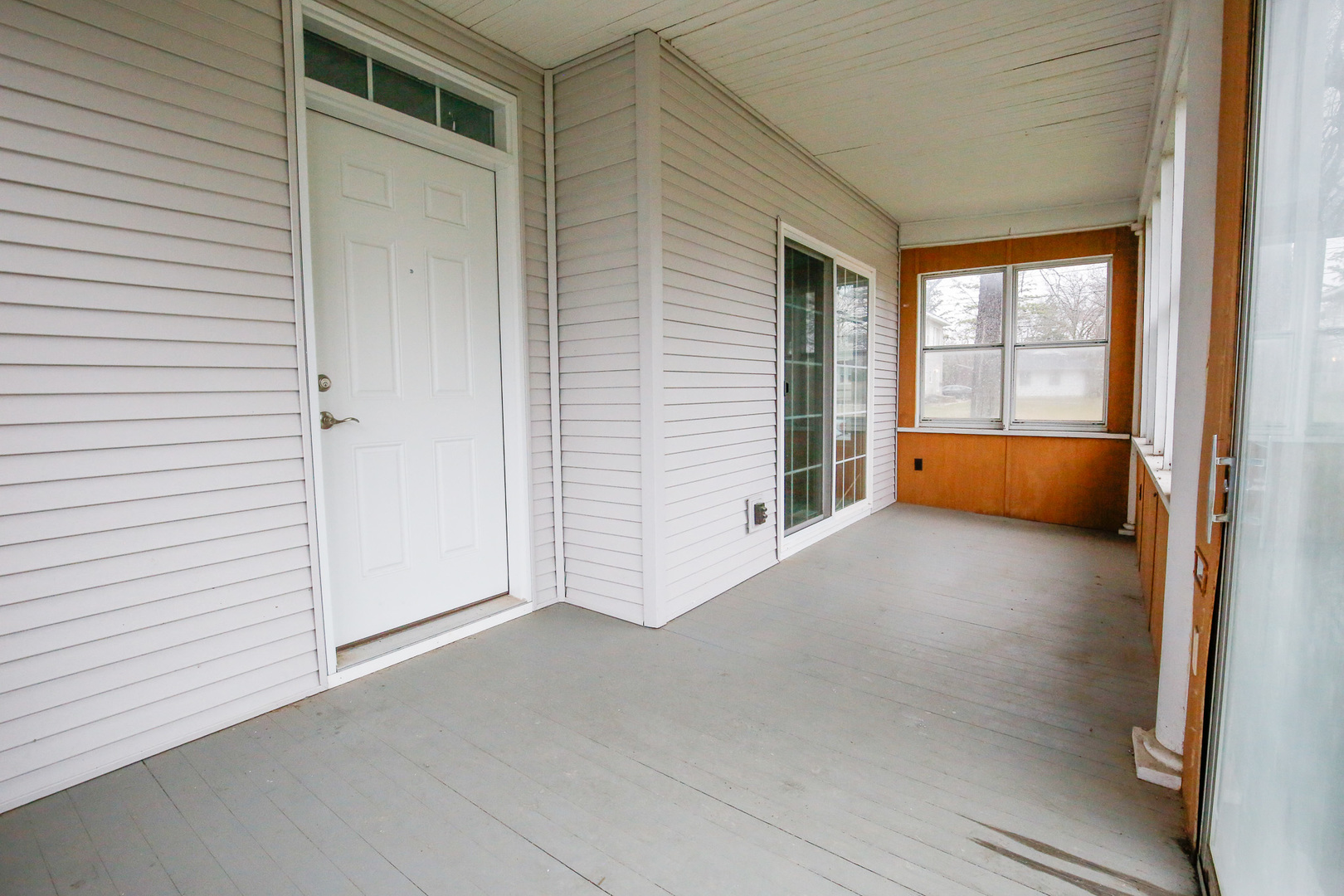 529 E McKenney Street, Dixon, IL