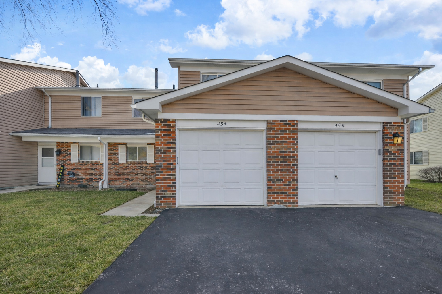 454 Esselen Court, Carol Stream, IL