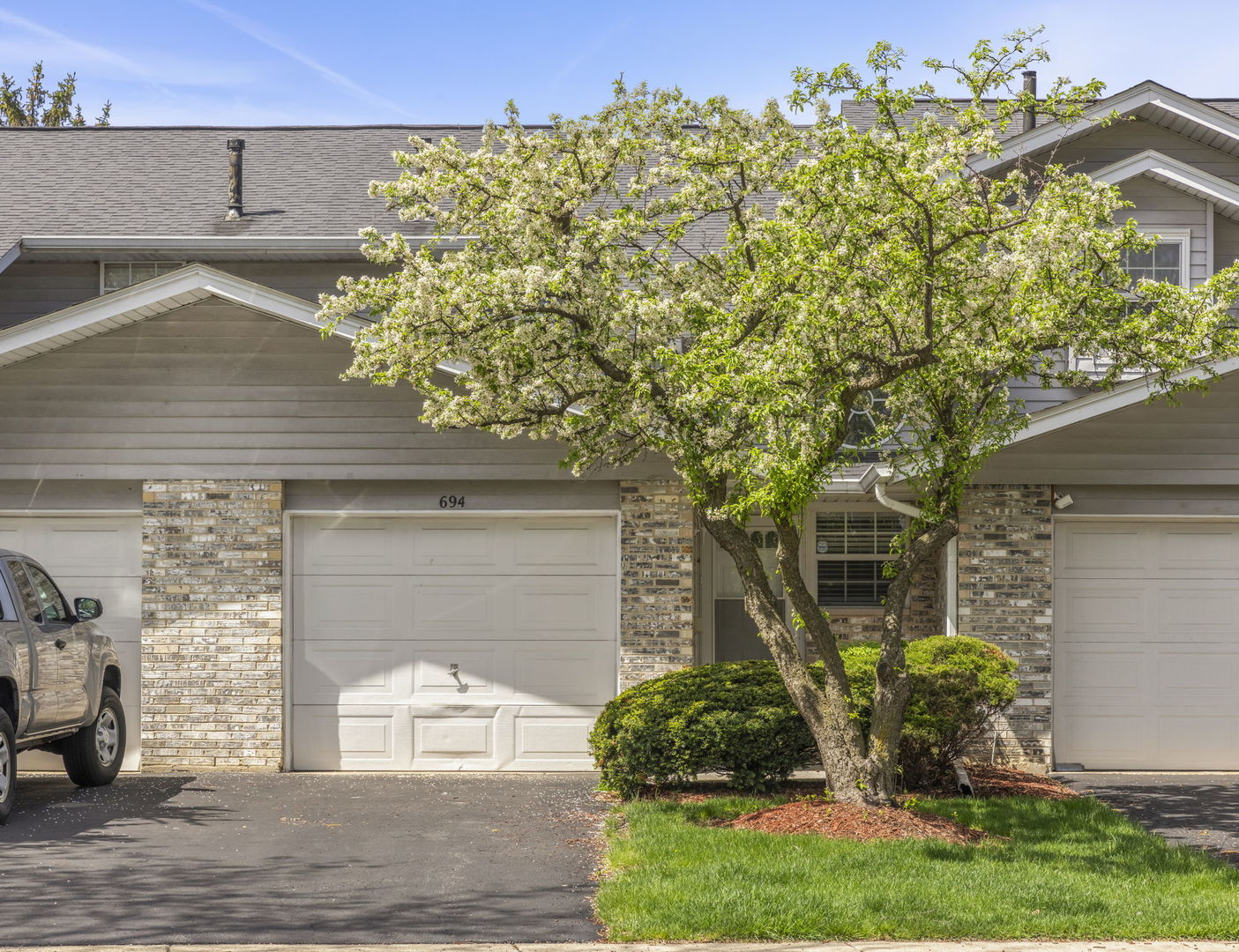 694 N Tamarac Boulevard, Addison, IL