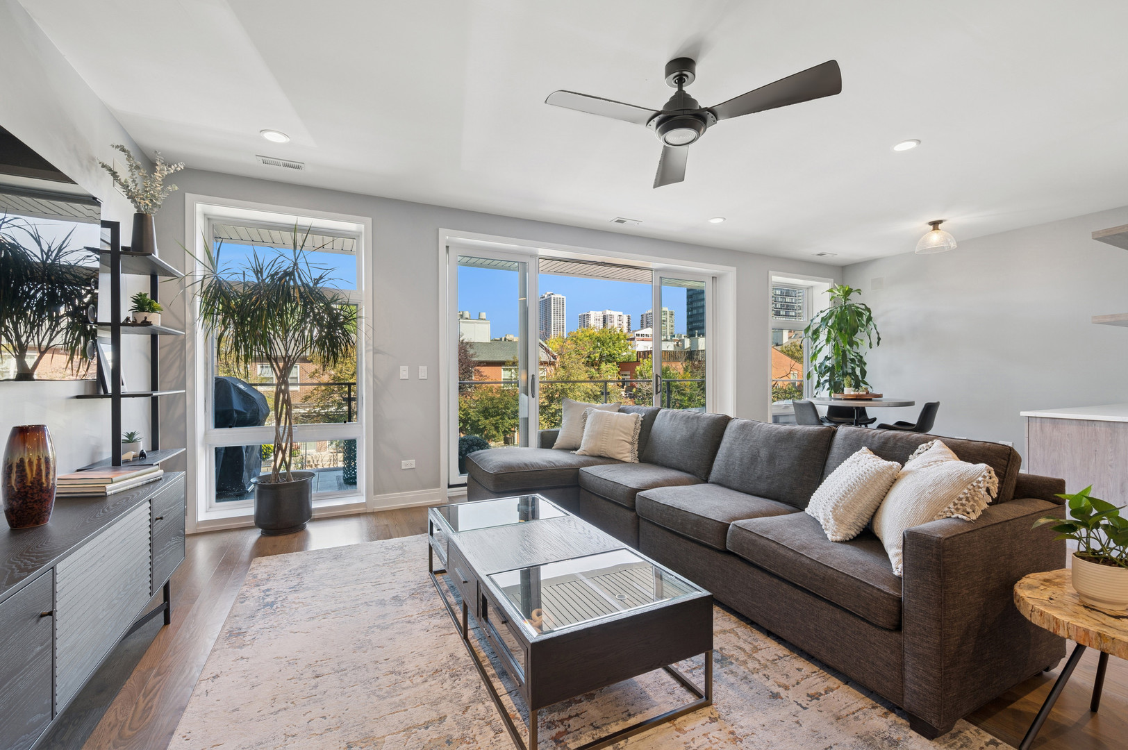 231 W Scott Street #2, Chicago, IL