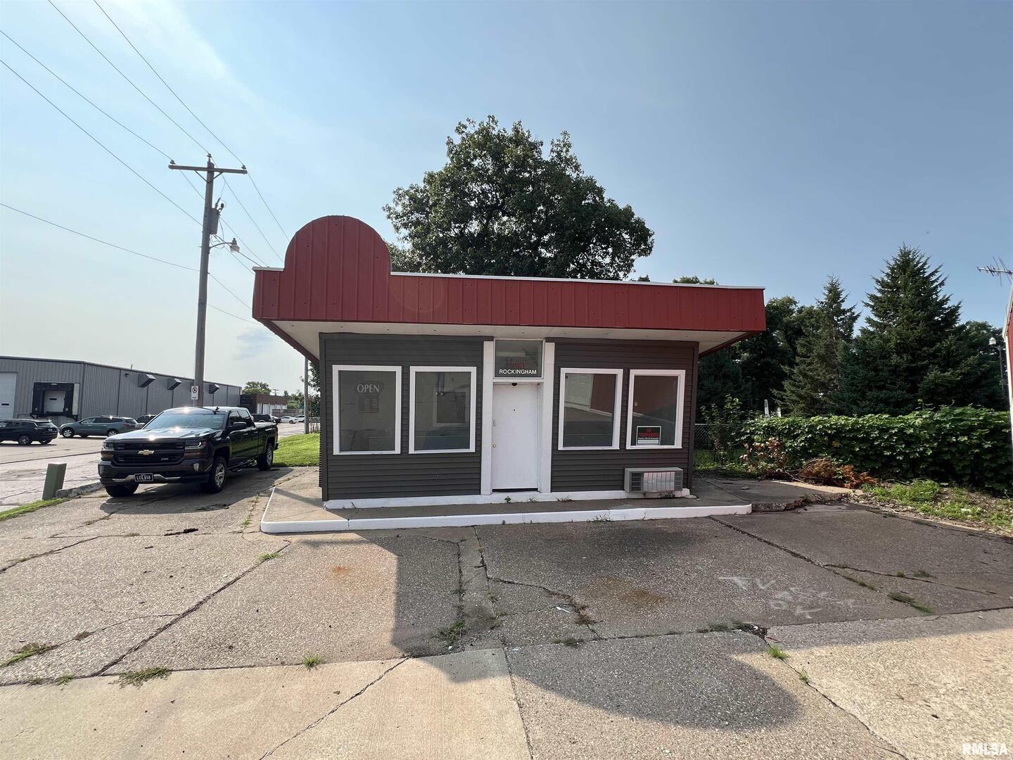 1601 ROCKINGHAM Road, Davenport, IA