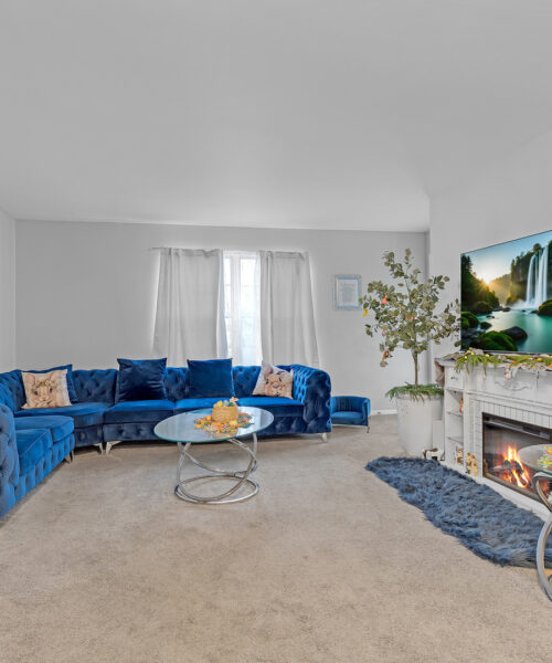 691 W Streamwood Boulevard #A, Streamwood, IL