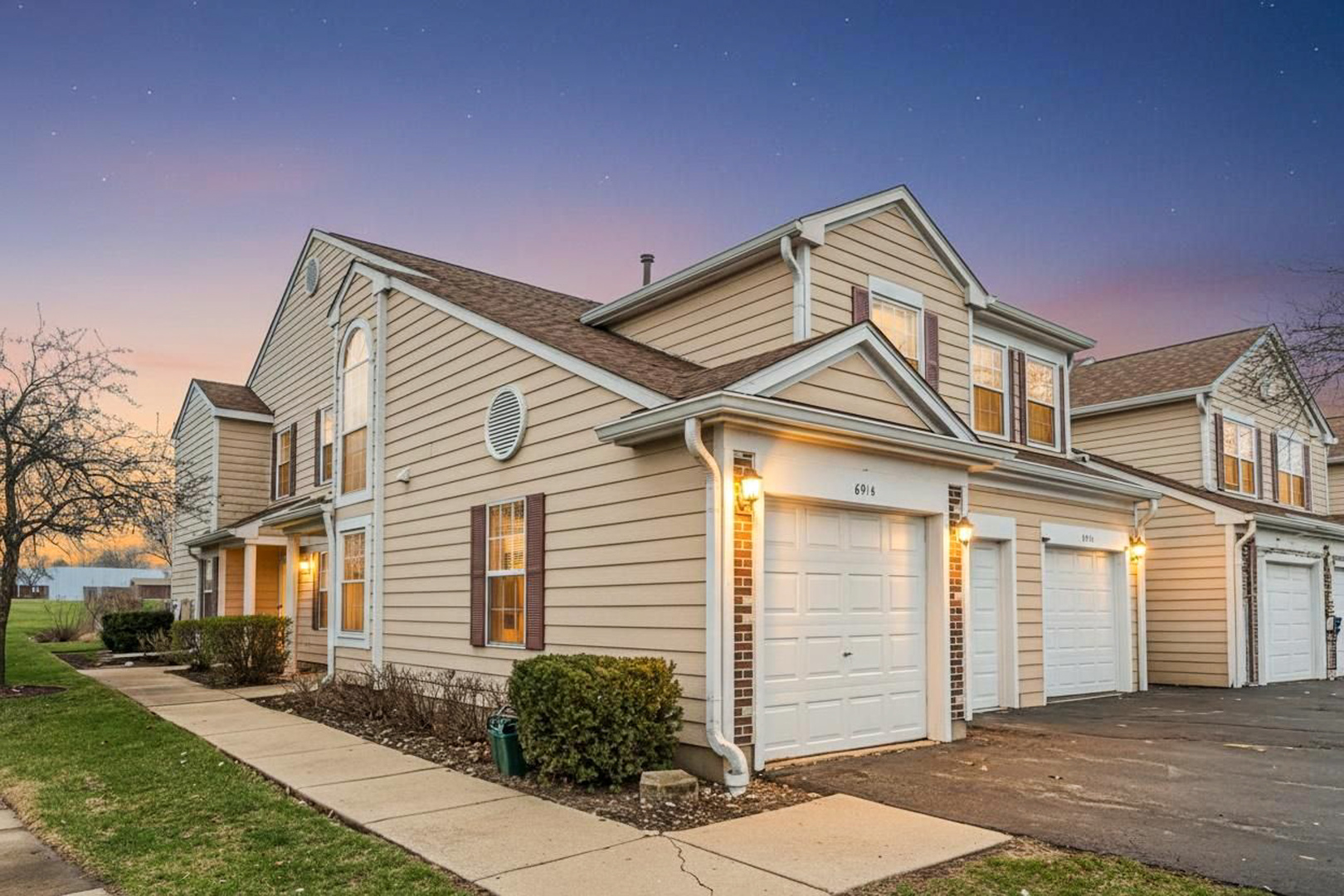 691 W Streamwood Boulevard #A, Streamwood, IL