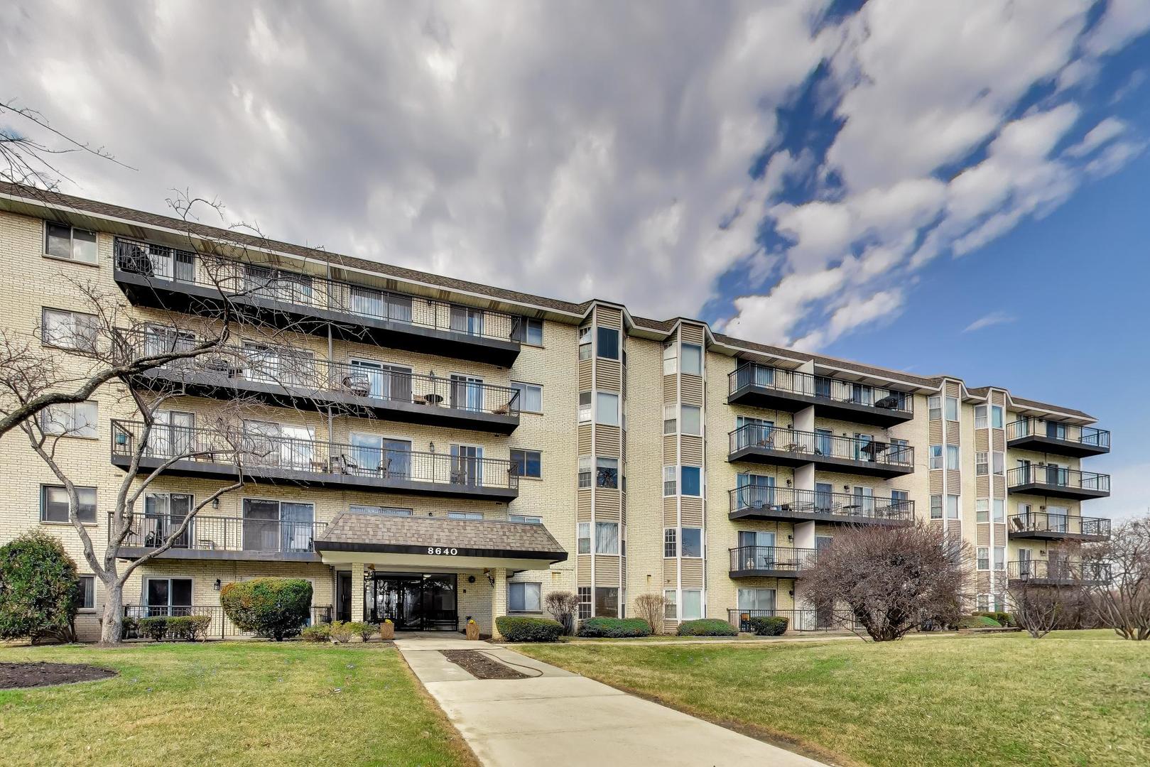8640 Waukegan Road #229, Morton Grove, IL