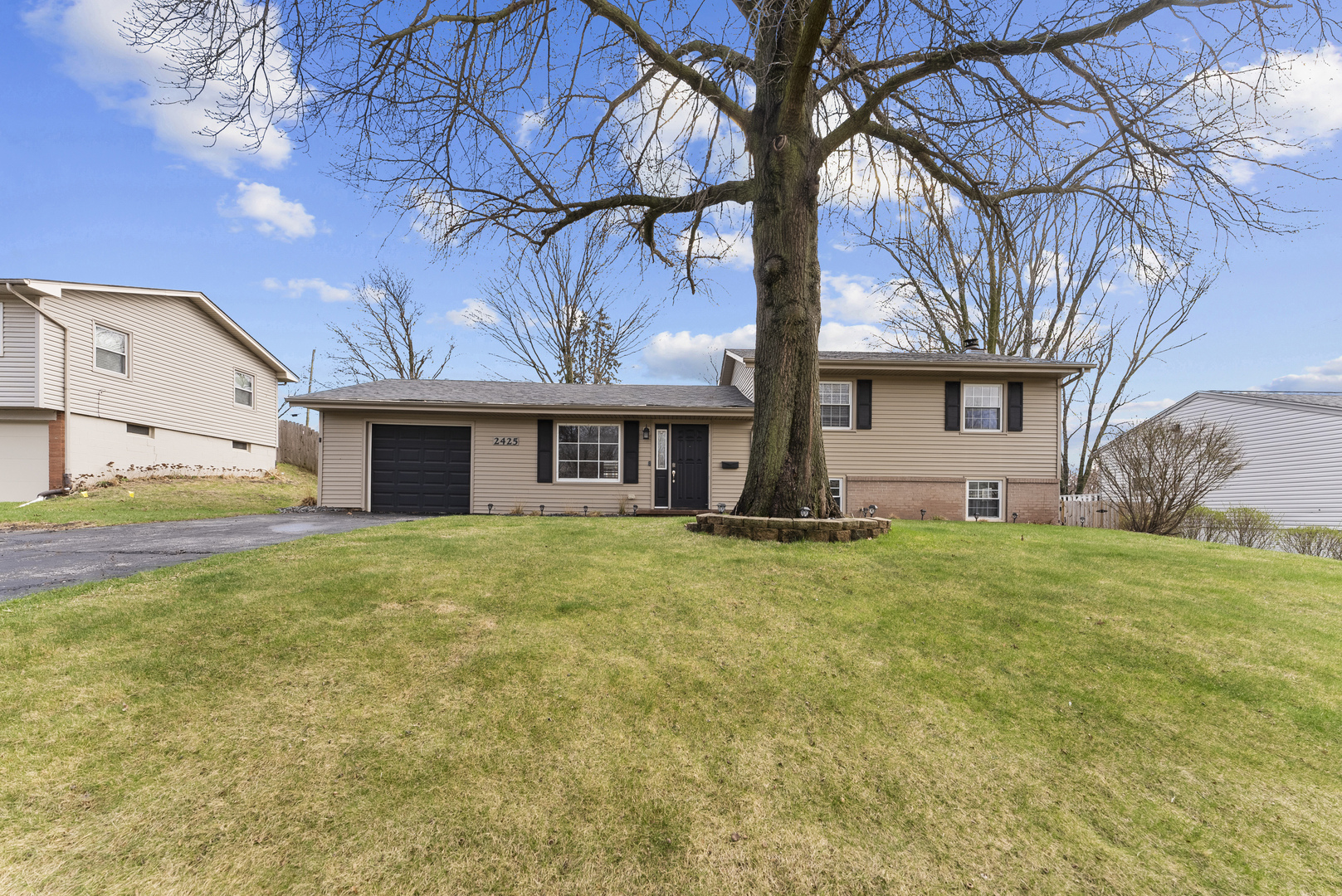2425 W 46th Street, Davenport, IA