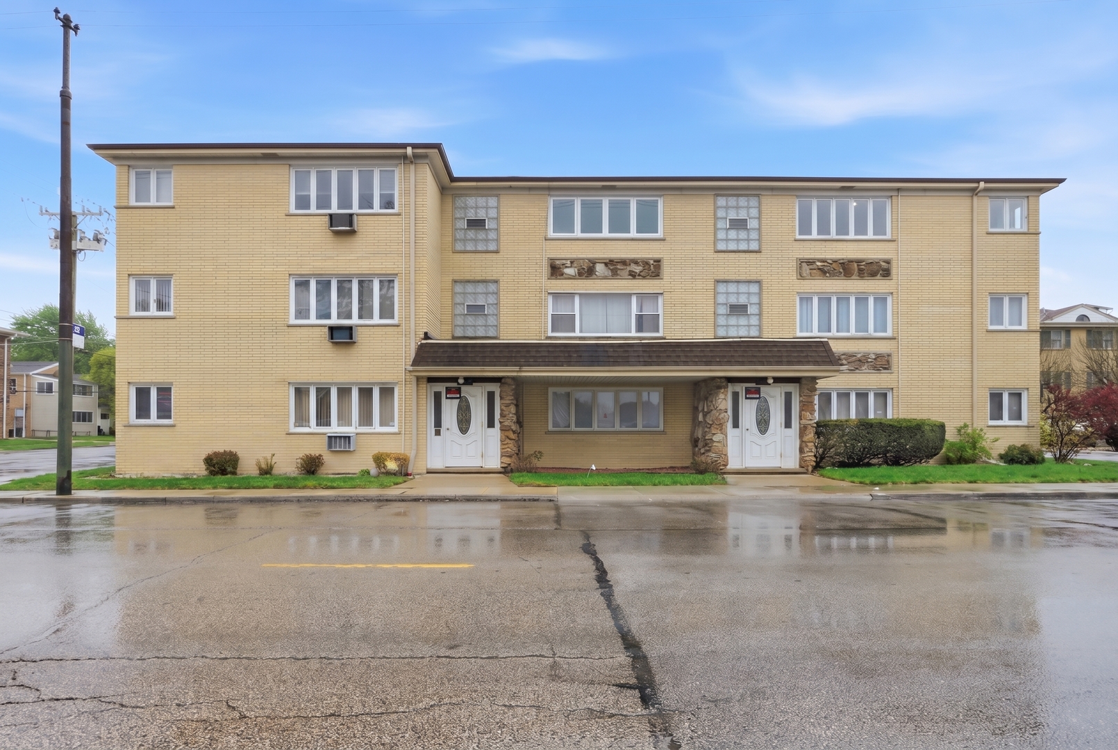6555 W Belmont Avenue #3W, Chicago, IL