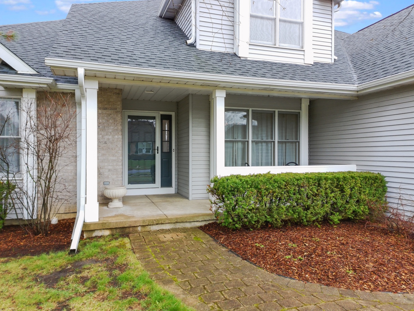 1128 Tara Drive, Woodstock, IL