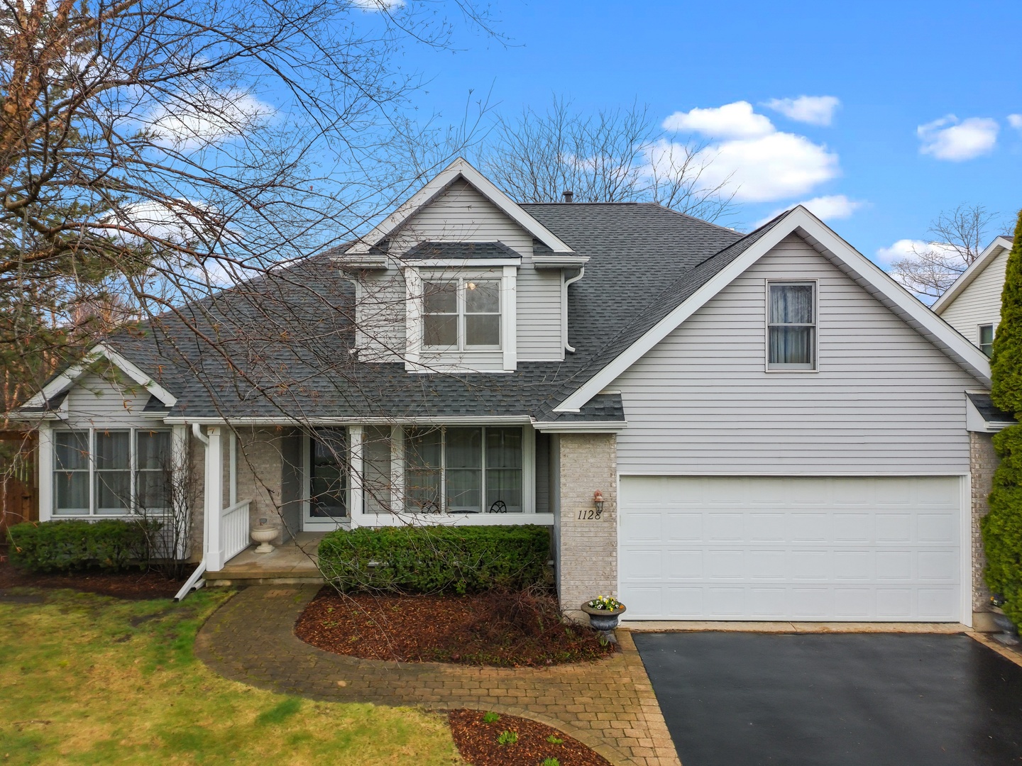 1128 Tara Drive, Woodstock, IL