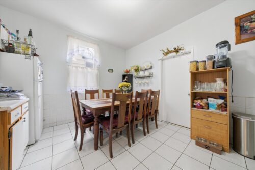 4706 W Berenice Avenue, Chicago, IL