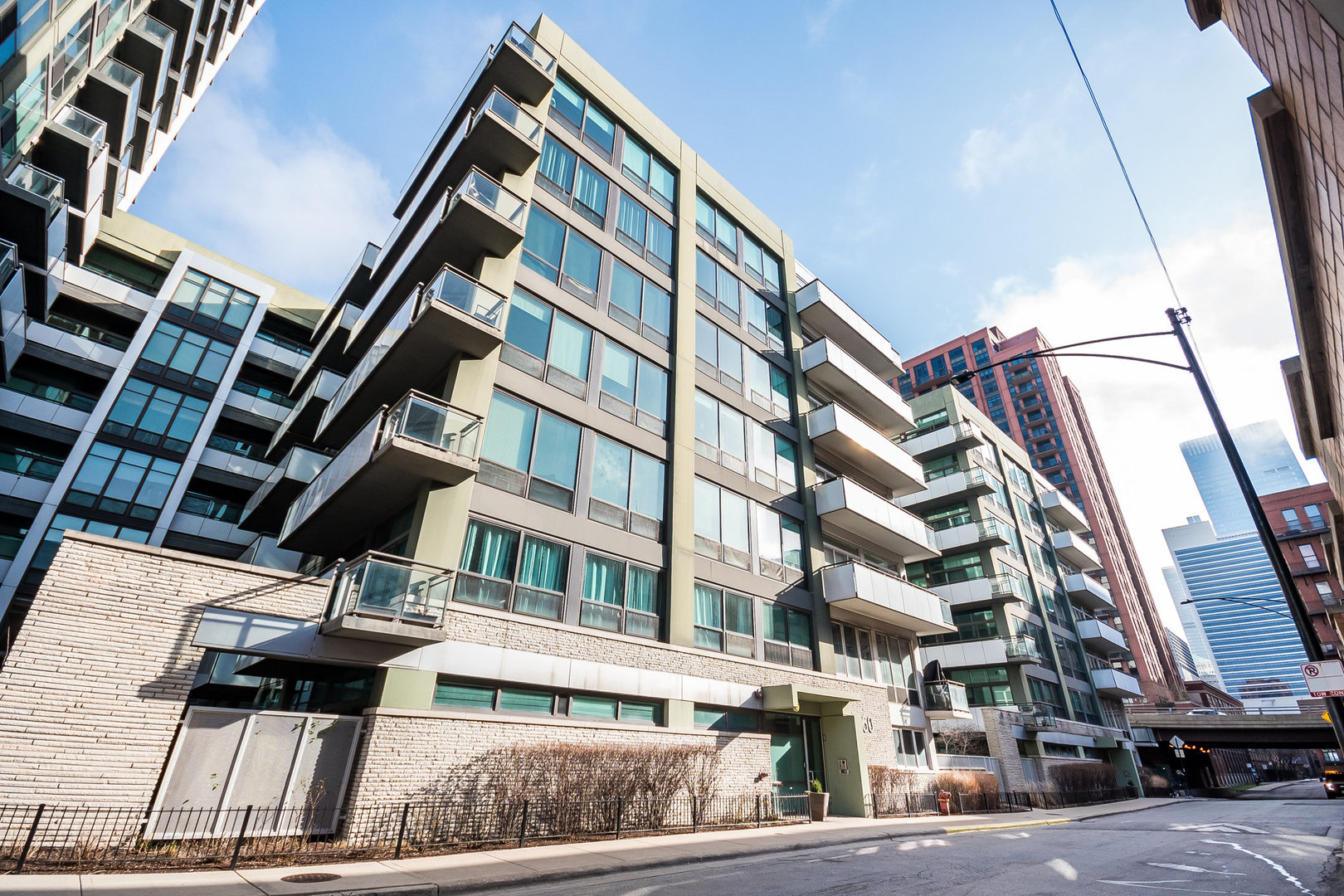 660 W Wayman Street #707, Chicago, IL