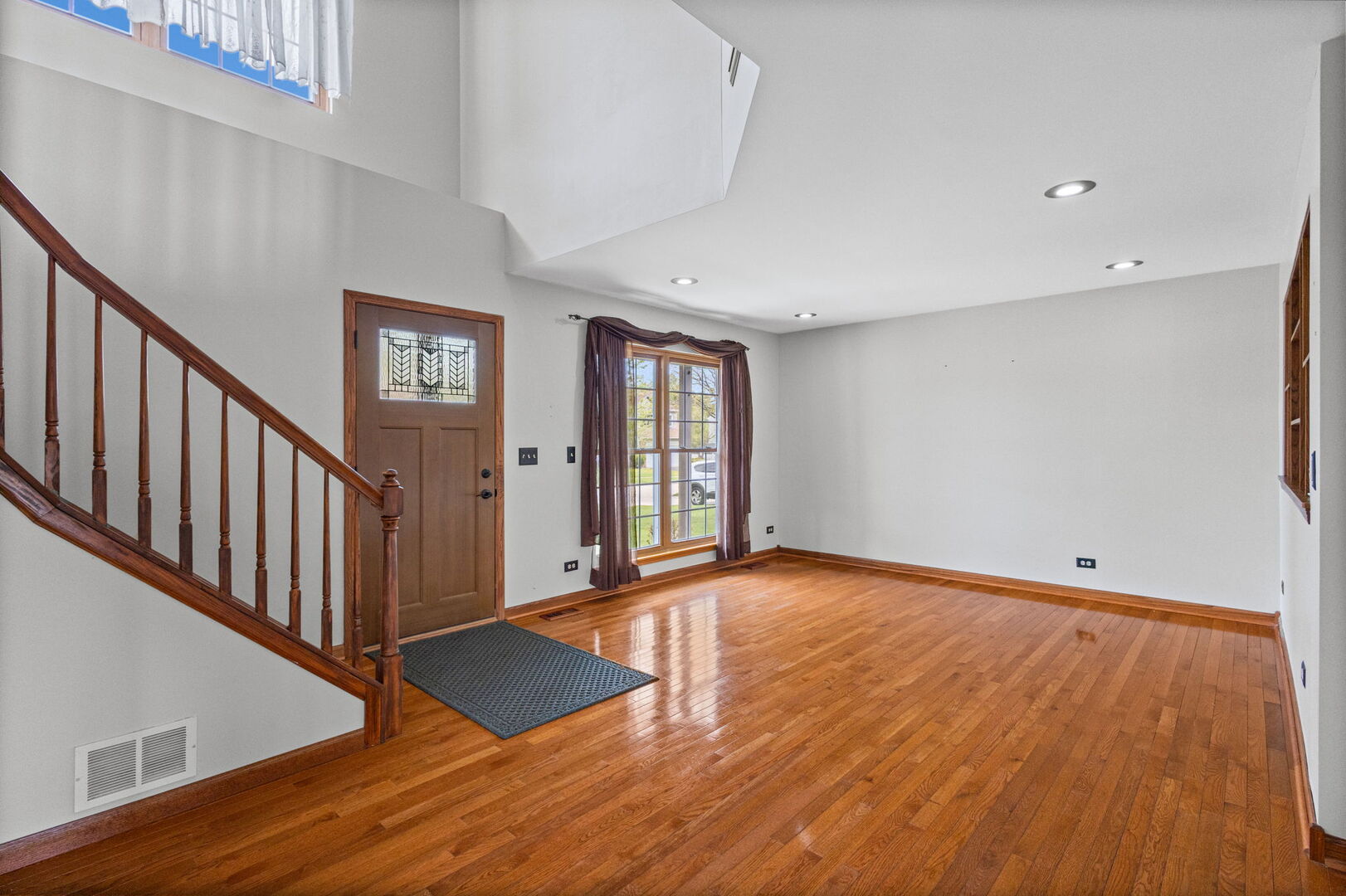 698 Juli Drive, South Elgin, IL