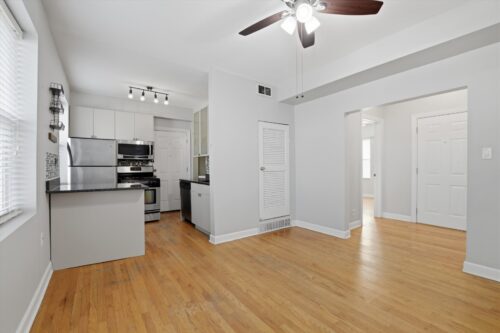 2038.5 N SPAULDING Avenue #1W, Chicago, IL