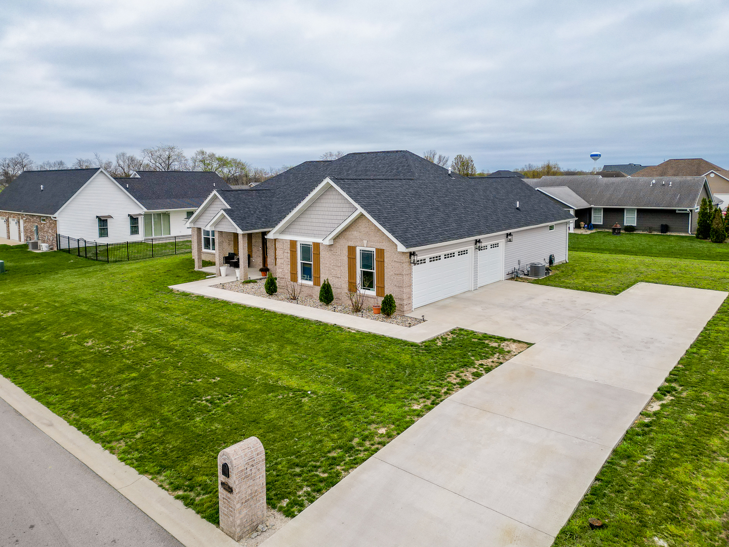 1117 Early Bird Lane, Marion, IL