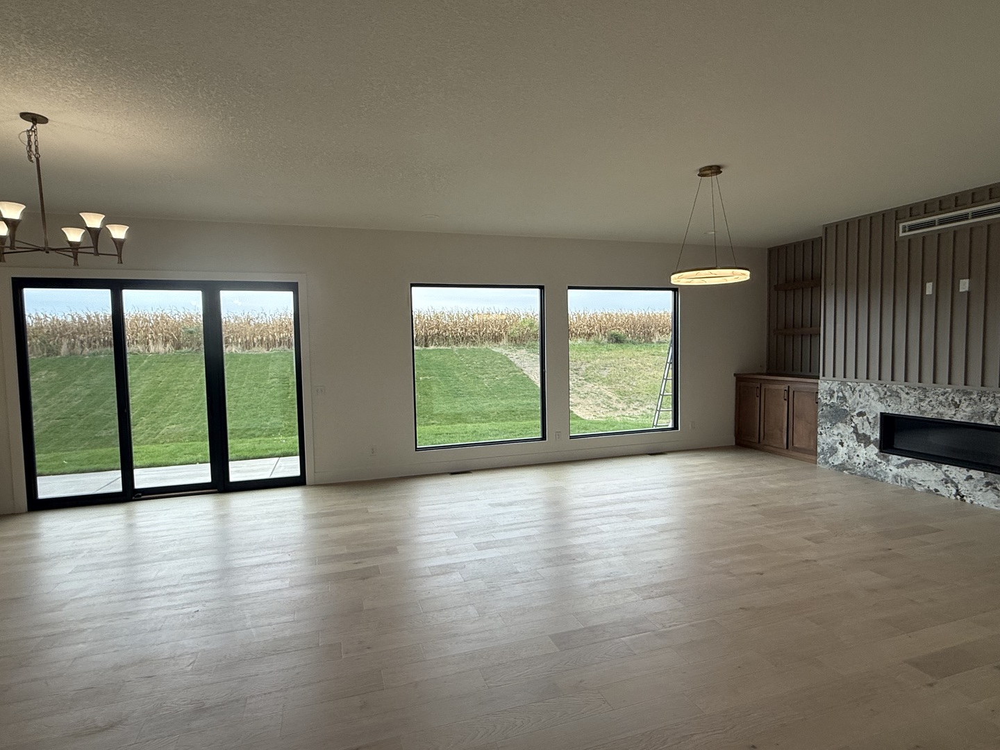 6382 Pelican Street, Bettendorf, IA