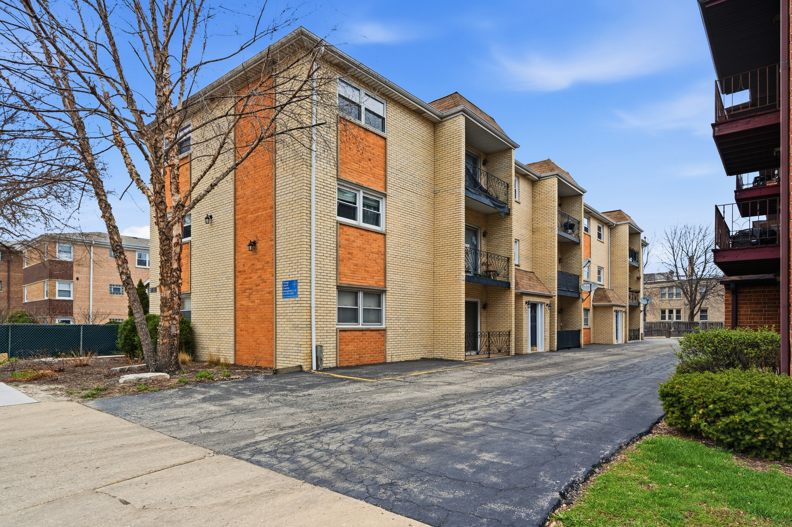 5979 N Northwest Highway #103, Chicago, IL