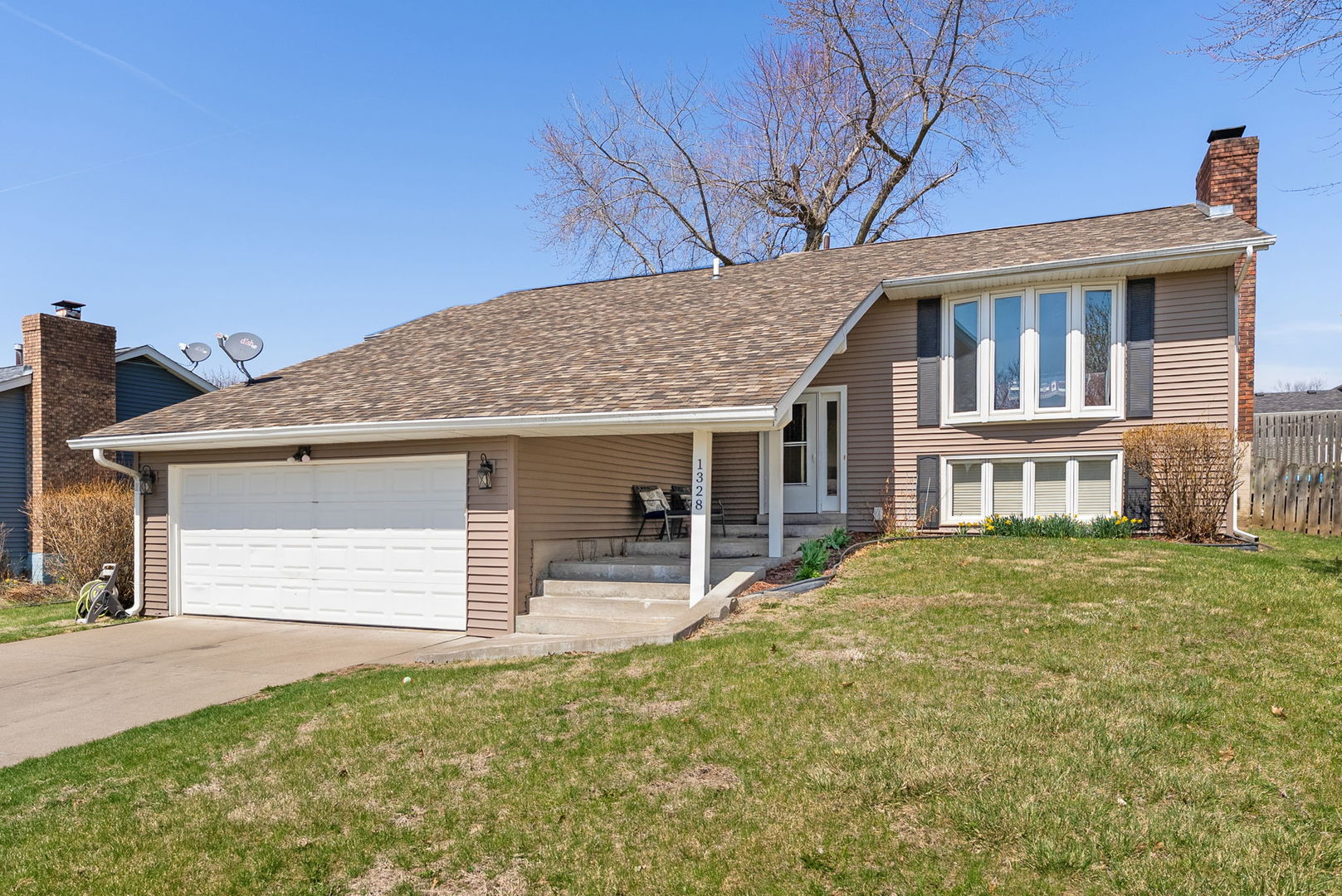 1328 W 47th Court, Davenport, IA