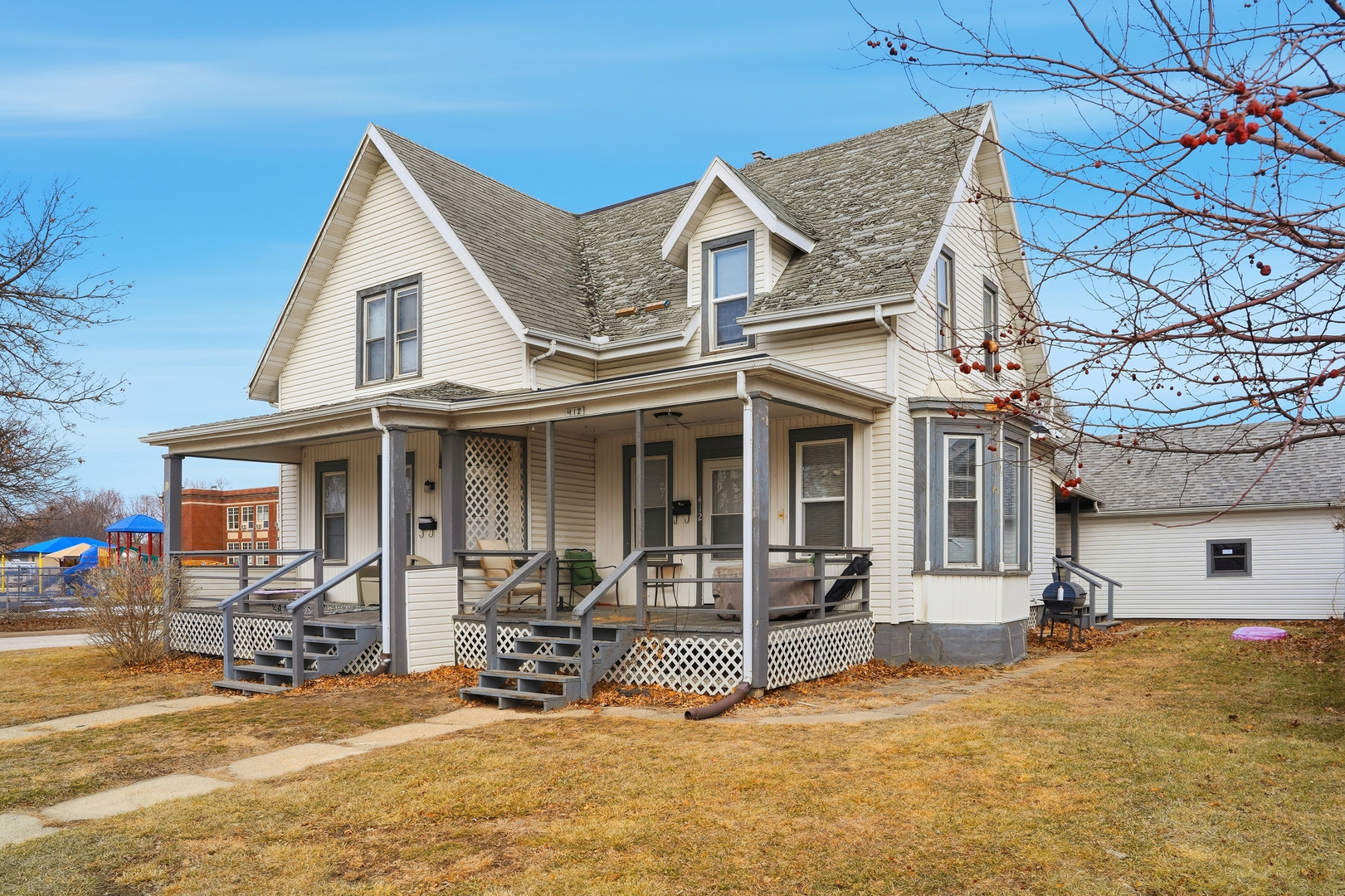 412 W 4 Street, Sterling, IL