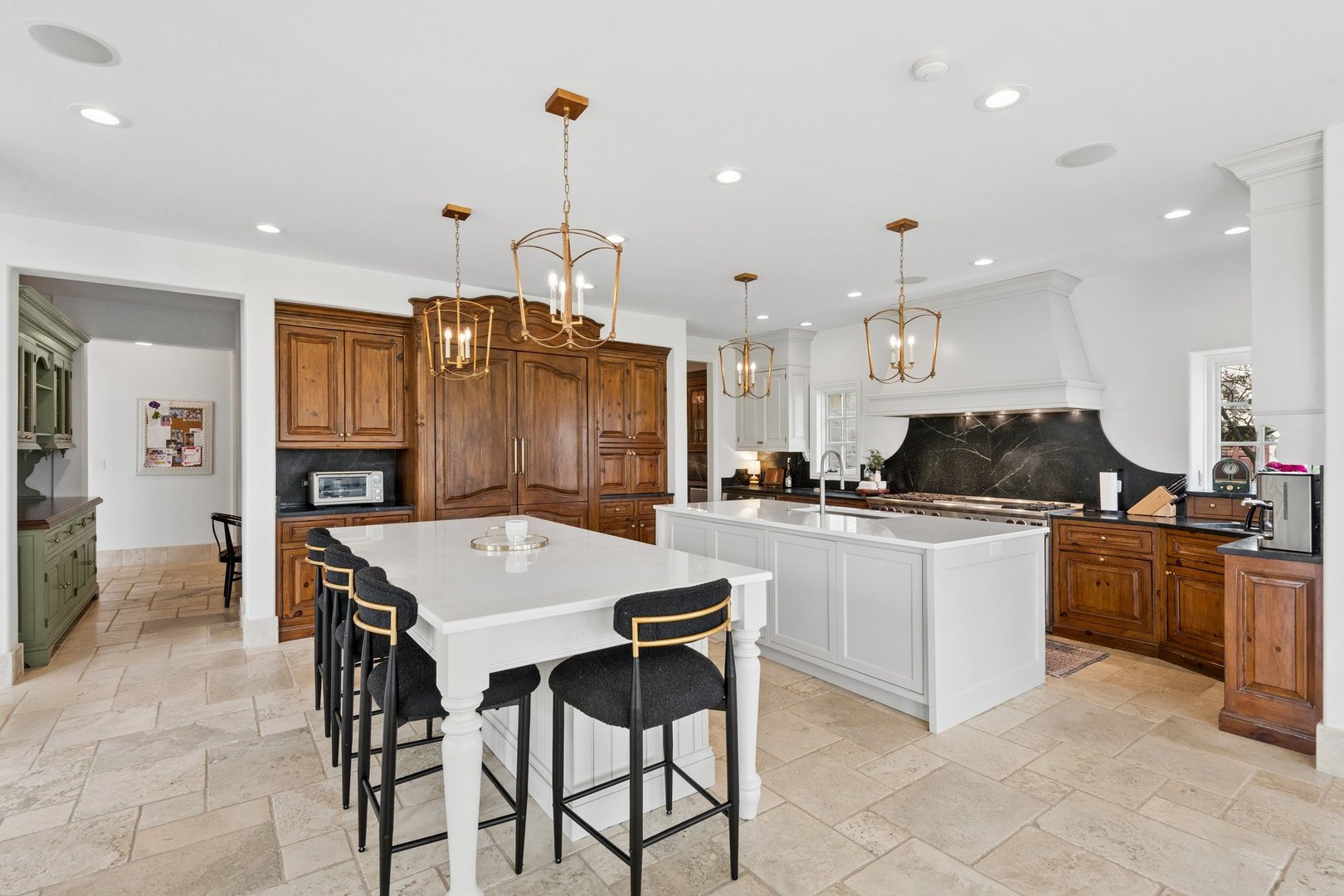 18 Hidden Brook Drive, North Barrington, IL