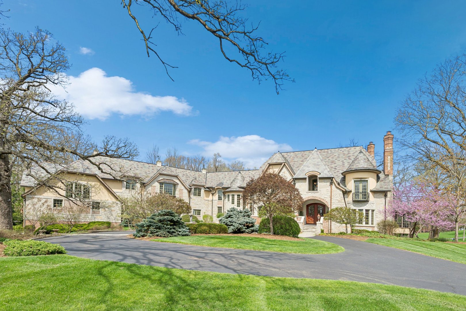 18 Hidden Brook Drive, North Barrington, IL