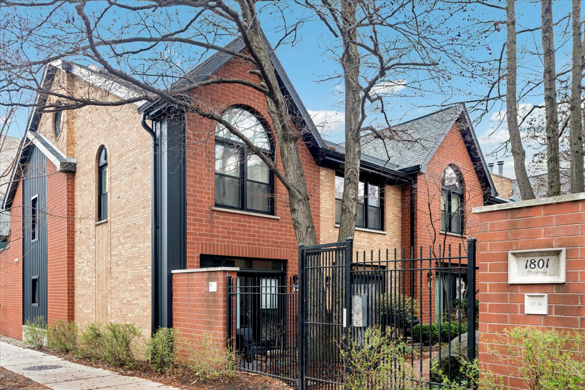 1801 W Diversey Parkway #23, Chicago, IL